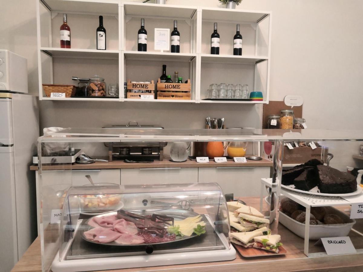 Hotel Iride Suite & Breakfast- Ideale Per Famiglie E Coppie Riccione Exterior photo