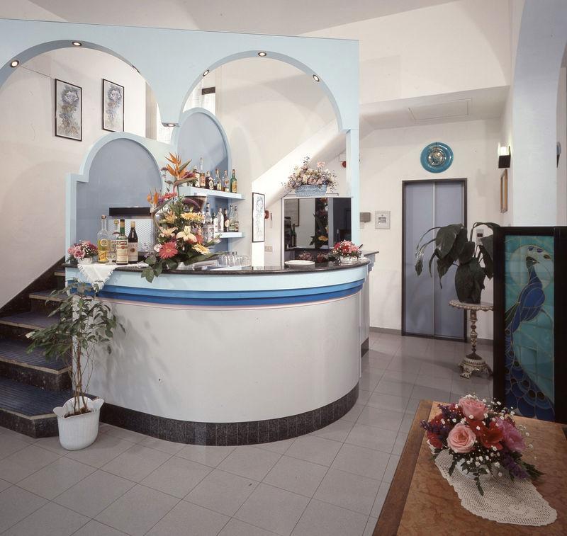 Hotel Iride Suite & Breakfast- Ideale Per Famiglie E Coppie Riccione Exterior photo
